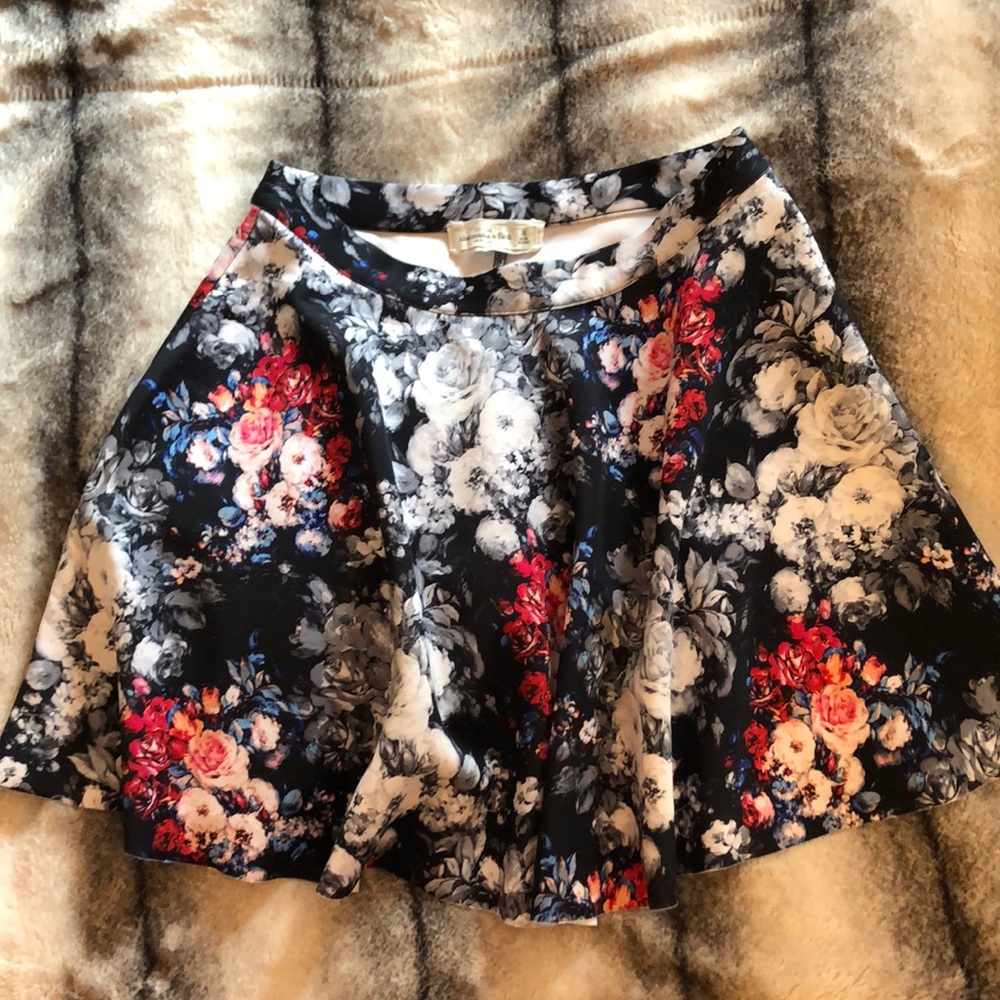 Abercrombie Skirt M (25%off4+Bundles)